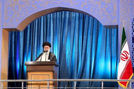 جنتلمن‌های پشت میز مذاکره، همان تروریست‌های فرودگاه بغداد هستند