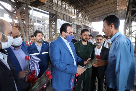 تقدیر از کارگران نمونه و نخبه شرکت گروه ملی فولاد بعمل آمد