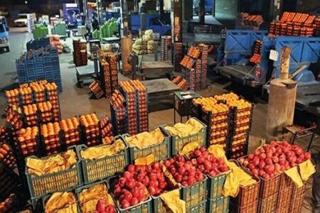 نقش پررنگ دلالان در بالا بودن قیمت میوه و تره‌بار